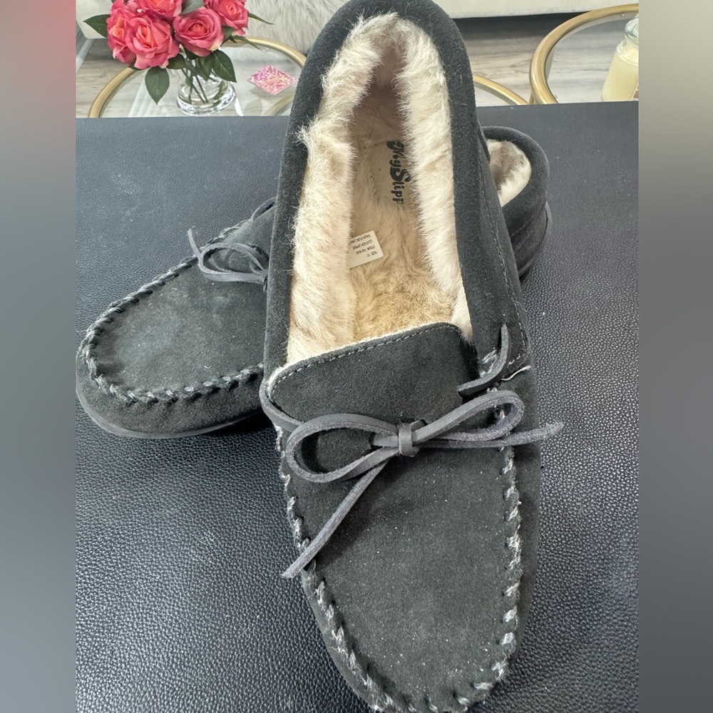 My Pillow men’s leather slippers